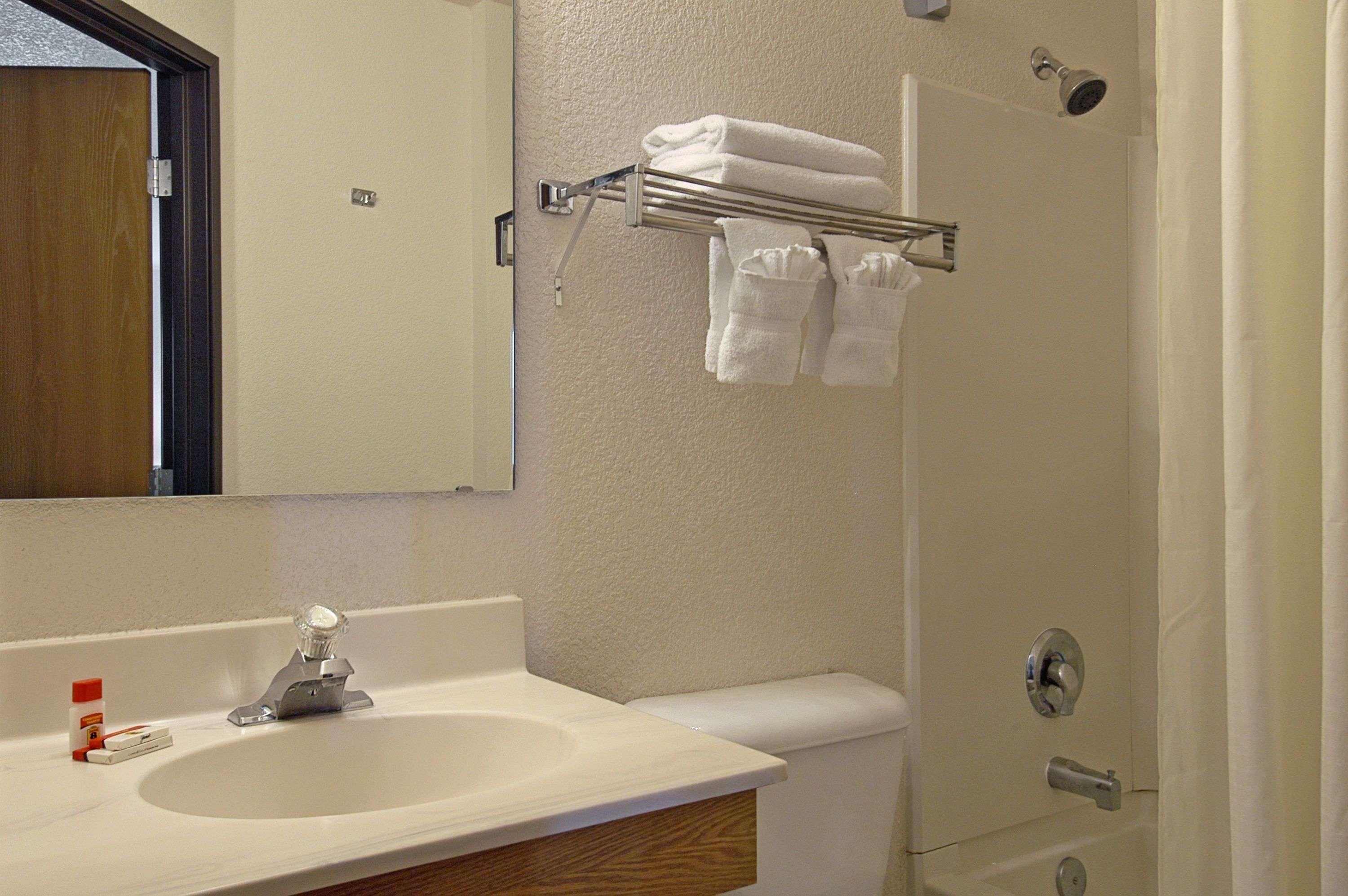 Super 8 By Wyndham The Dalles Or Exterior photo