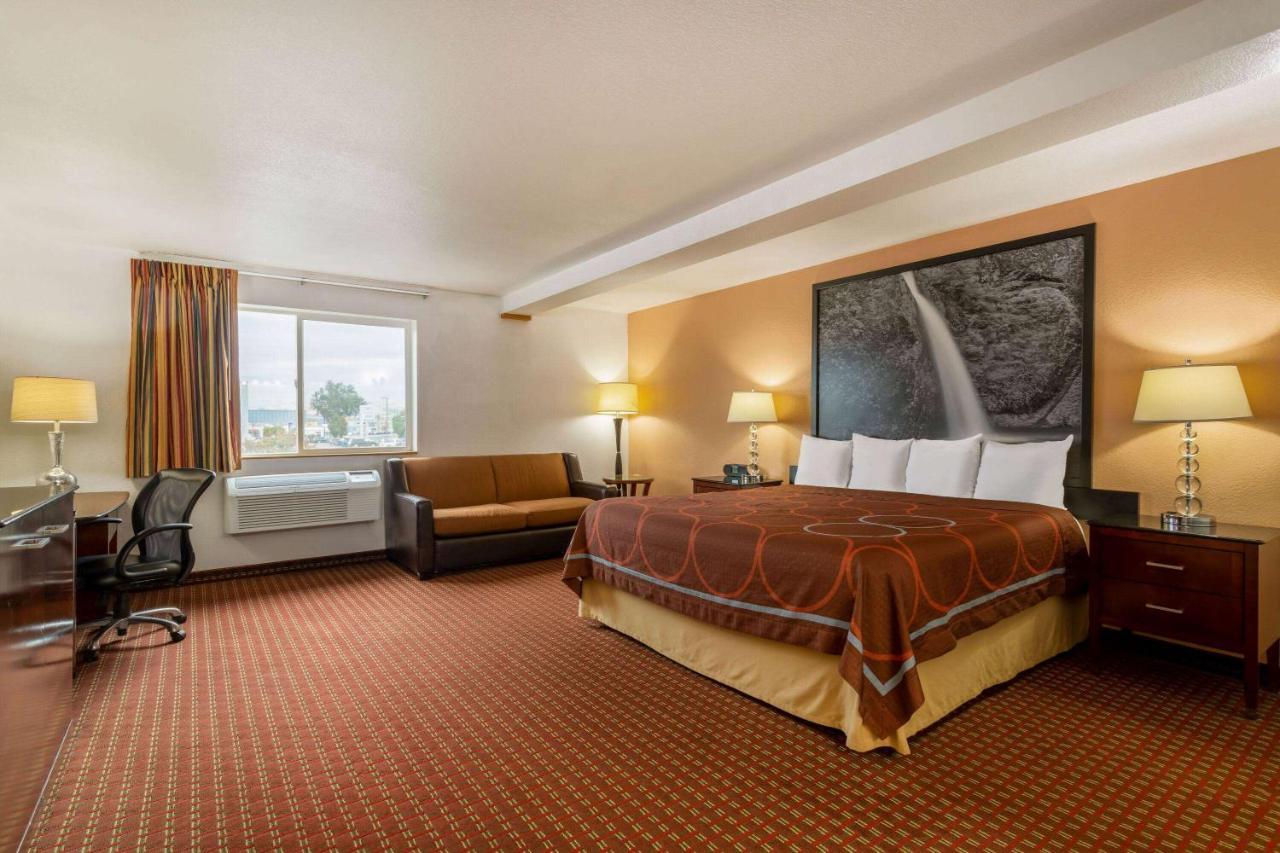 Super 8 By Wyndham The Dalles Or Exterior photo