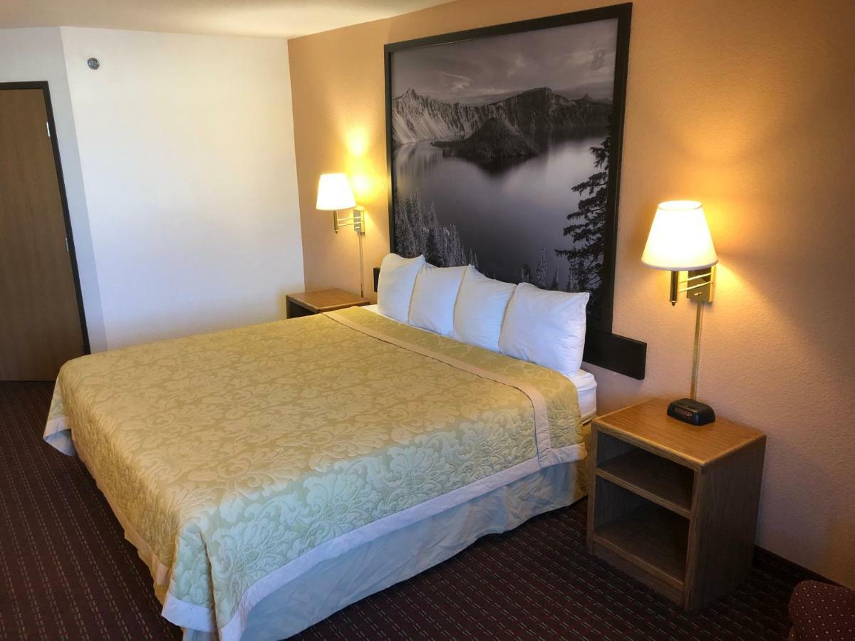 Super 8 By Wyndham The Dalles Or Exterior photo