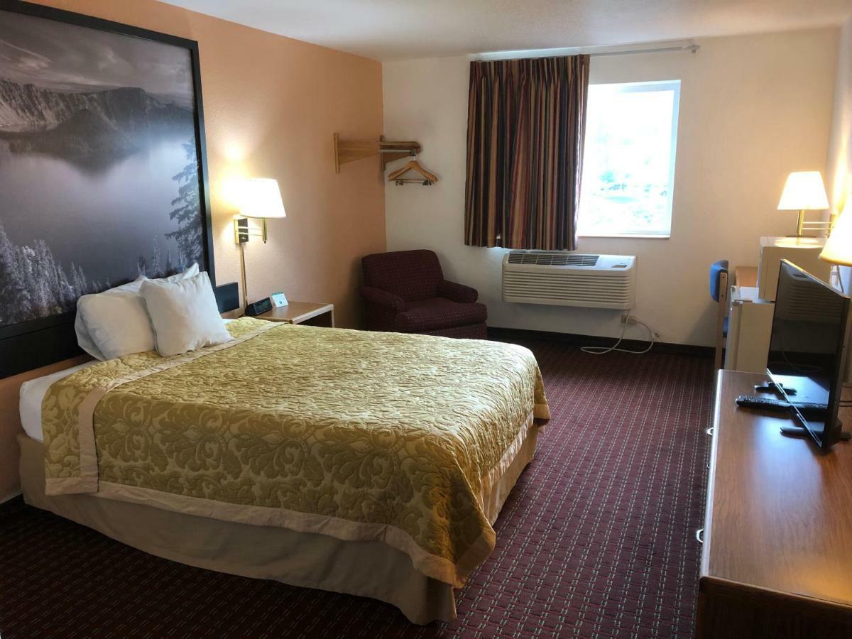 Super 8 By Wyndham The Dalles Or Exterior photo