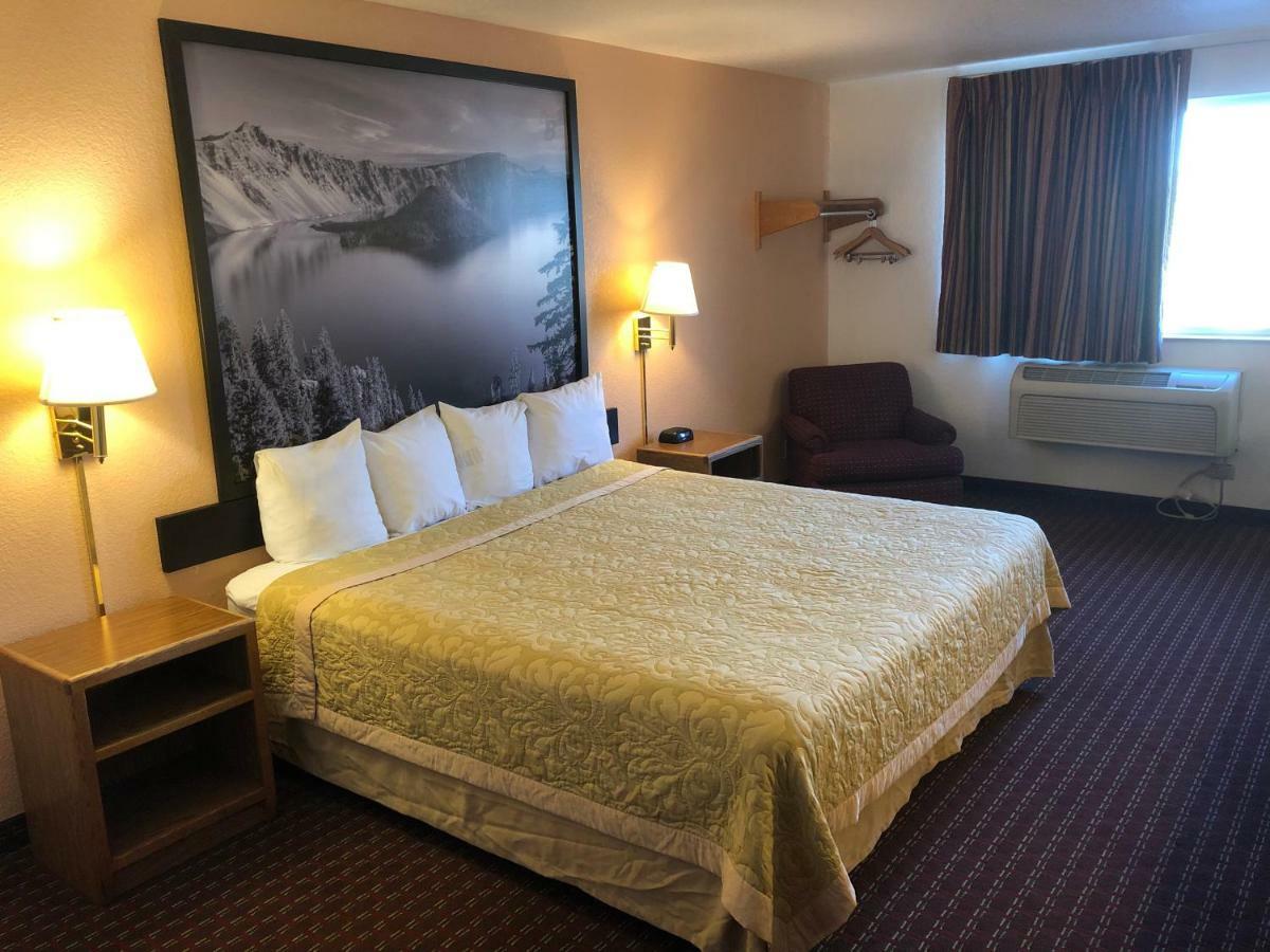 Super 8 By Wyndham The Dalles Or Exterior photo